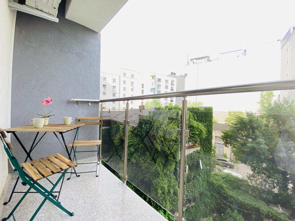 New City Studios With Balcony Bucharest Exterior photo